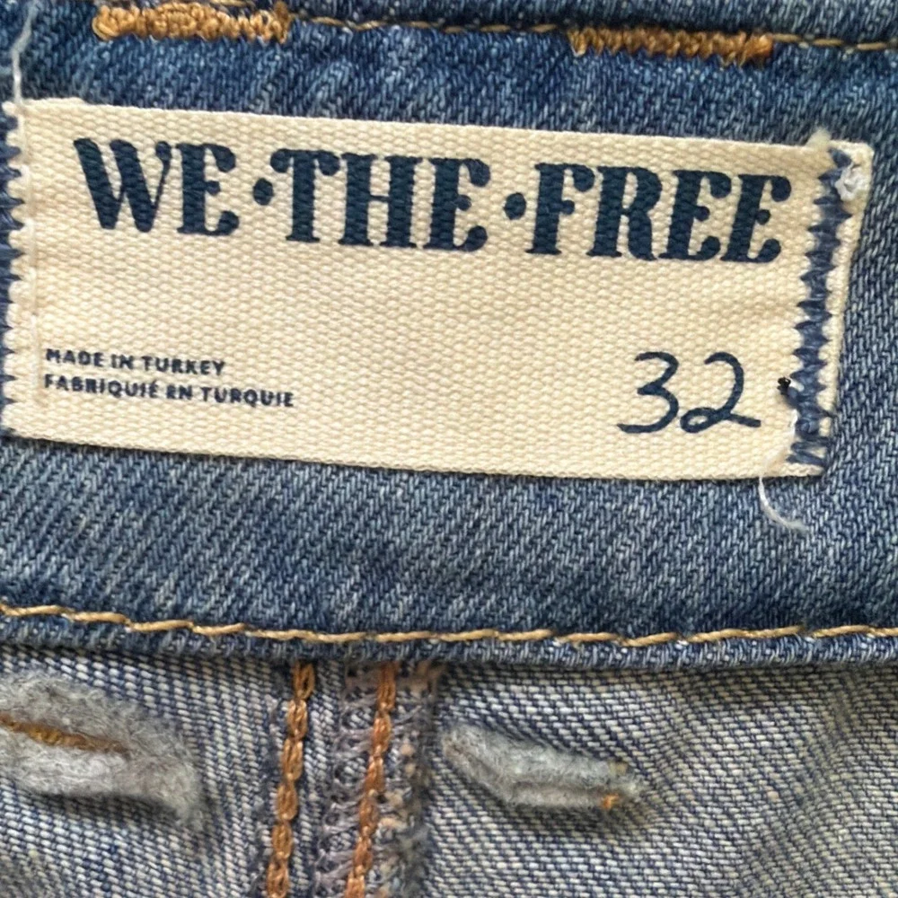 We The Free Free People Blue Denim Wide Leg Pleated Button Fly Shorts Size 32